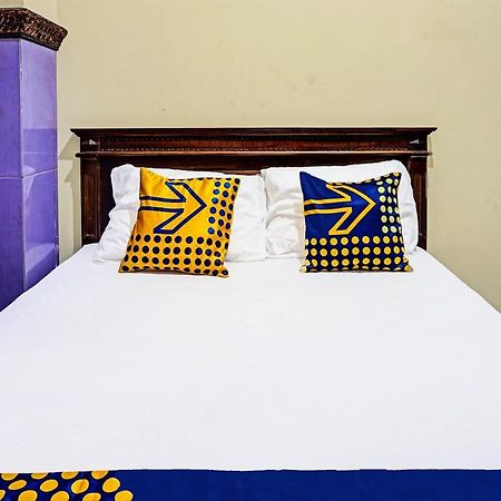 Spot On 1870 Graha Batu Mulia Hotell Eksteriør bilde