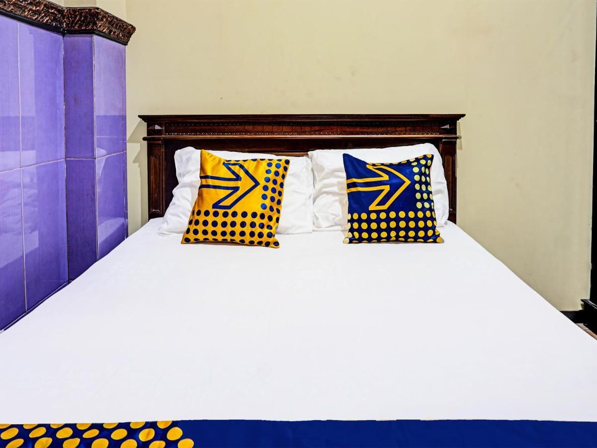 Spot On 1870 Graha Batu Mulia Hotell Eksteriør bilde
