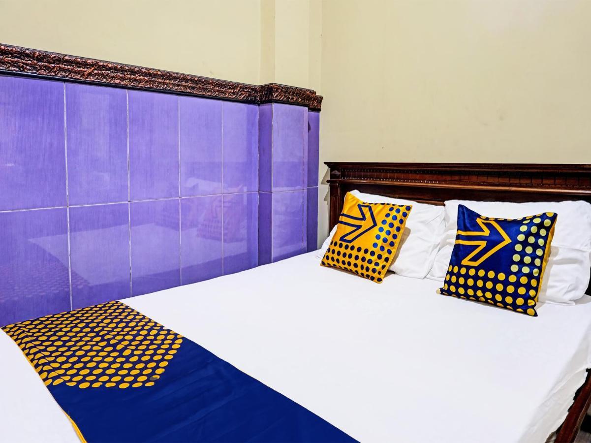 Spot On 1870 Graha Batu Mulia Hotell Eksteriør bilde