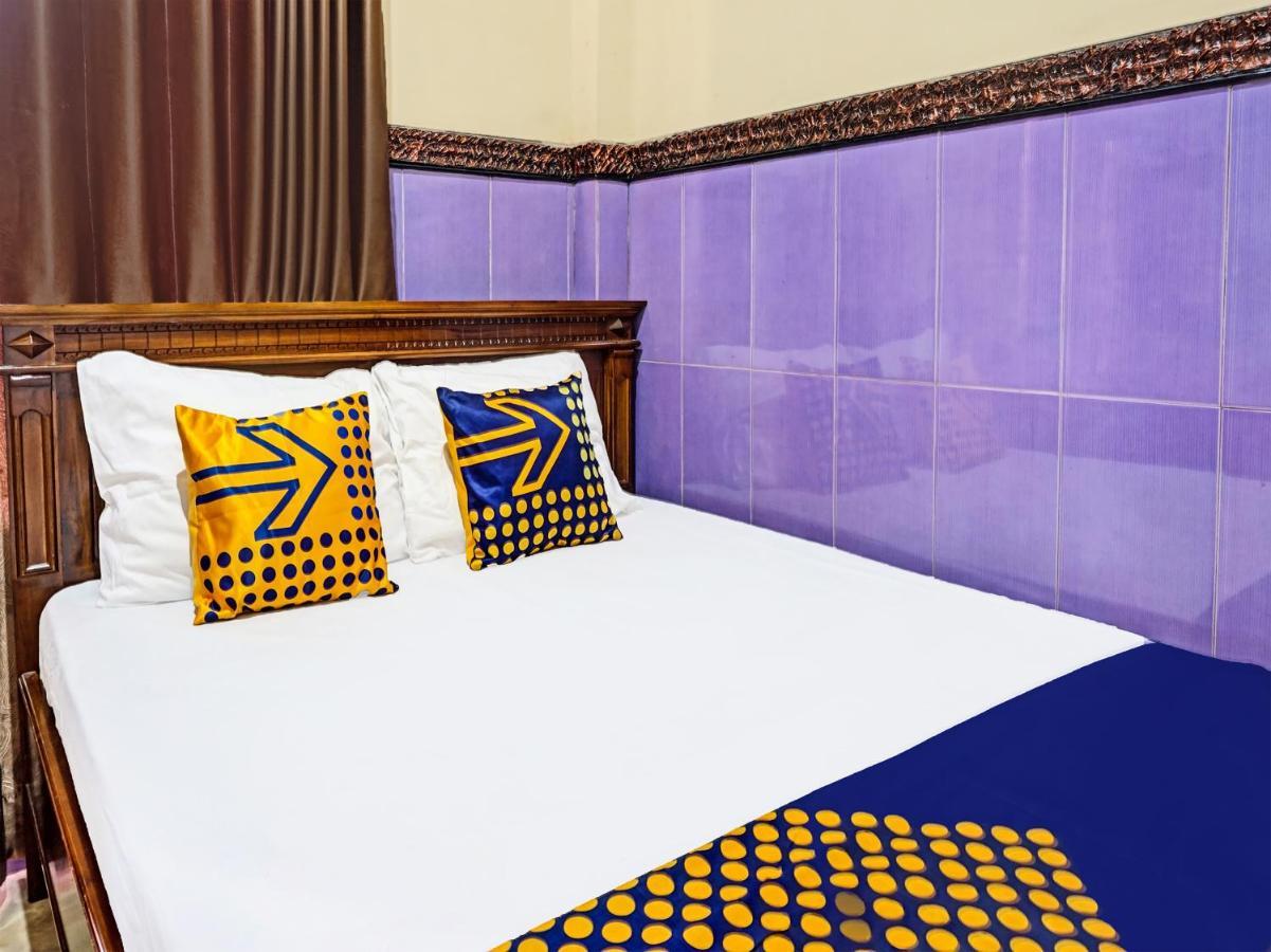 Spot On 1870 Graha Batu Mulia Hotell Eksteriør bilde